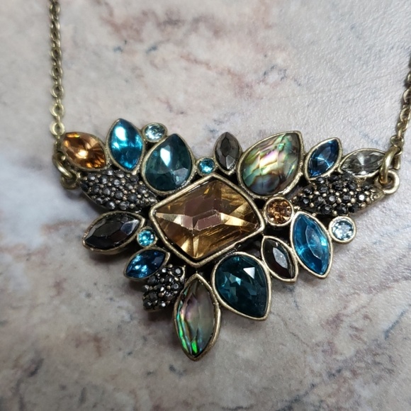 Beautiful Necklace - Picture 2 of 3